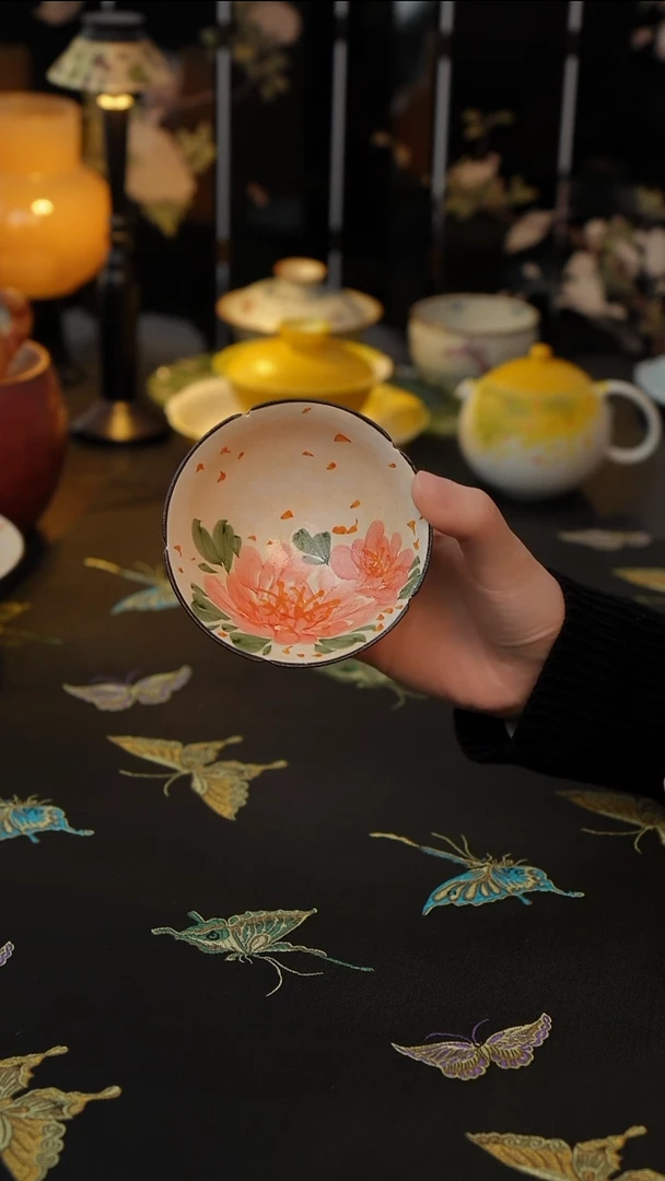 绮彩牡丹     普洱杯