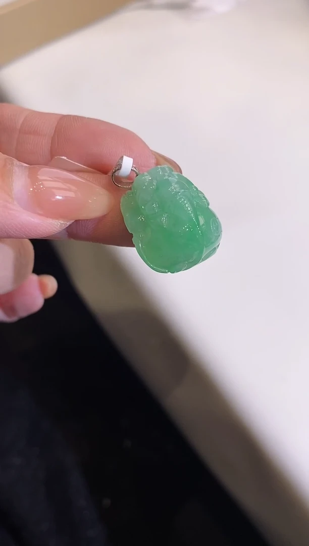 吊坠(不含链)18K金镶嵌翡翠貔貅