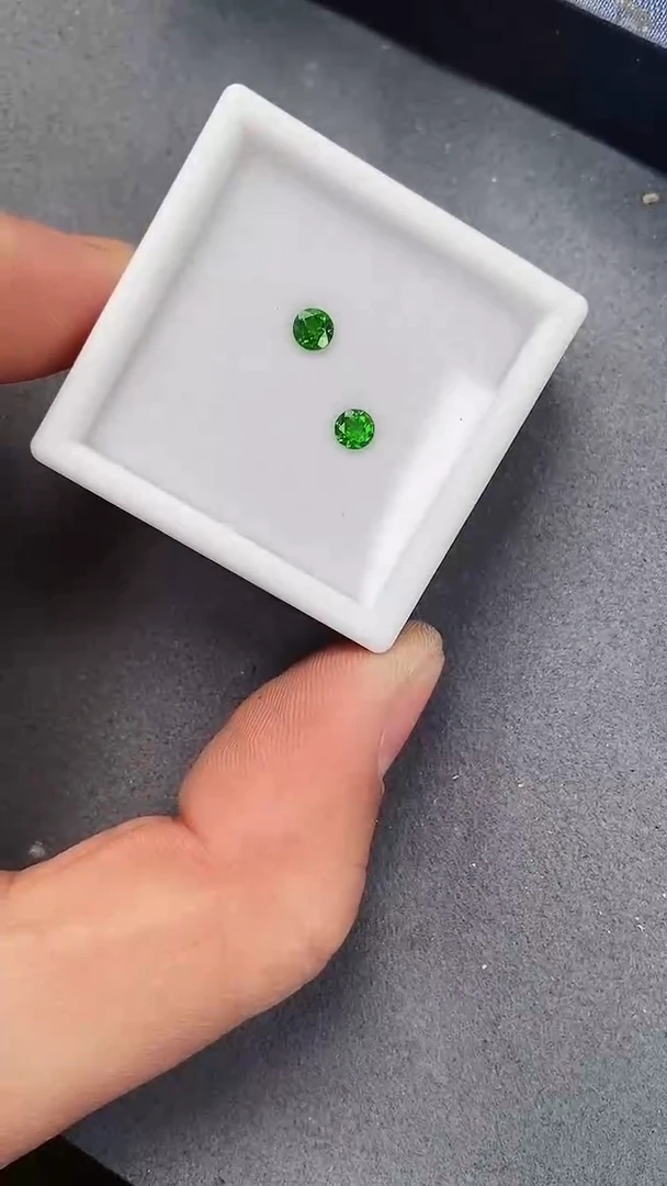 【闪购商品】透辉石裸石未镶嵌裸石