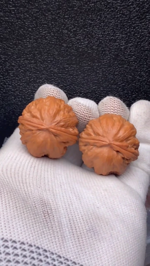 【闪购商品】文玩核桃把件盘龙石