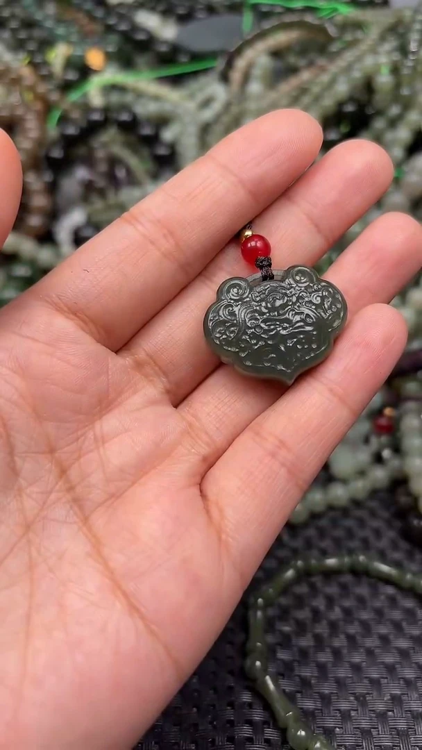 颈饰未镶嵌和田玉1