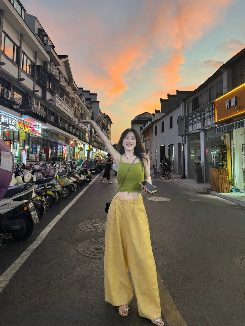 2025夏季新款韩系简约小清新绿色显白背心高腰显瘦直筒休闲裤套装