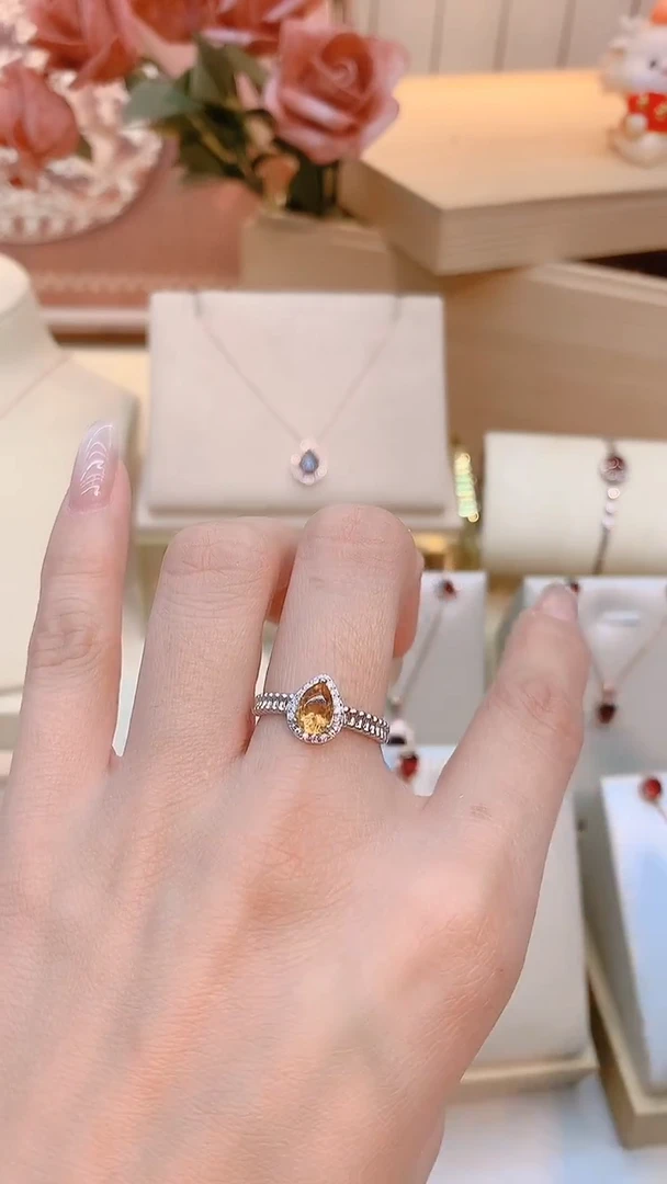 银S925镶嵌戒指黄晶水滴