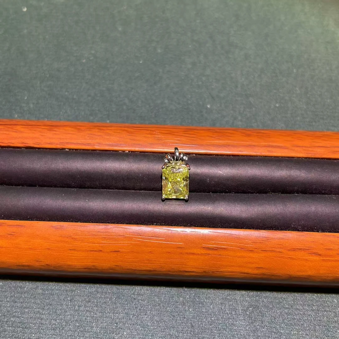 s8431白托绿镶吊坠多样性发货