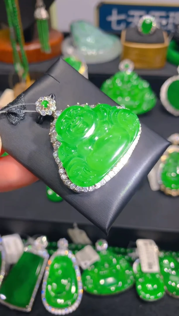 【闪购商品】翡翠颈饰银S925镶嵌28一季