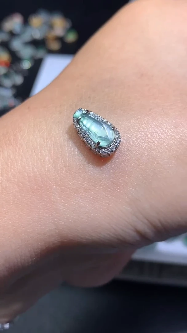 颈饰未镶嵌翡翠净货