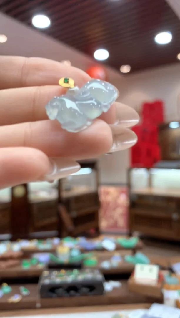 【闪购商品】翡翠吊坠(不含链)18K金镶嵌马