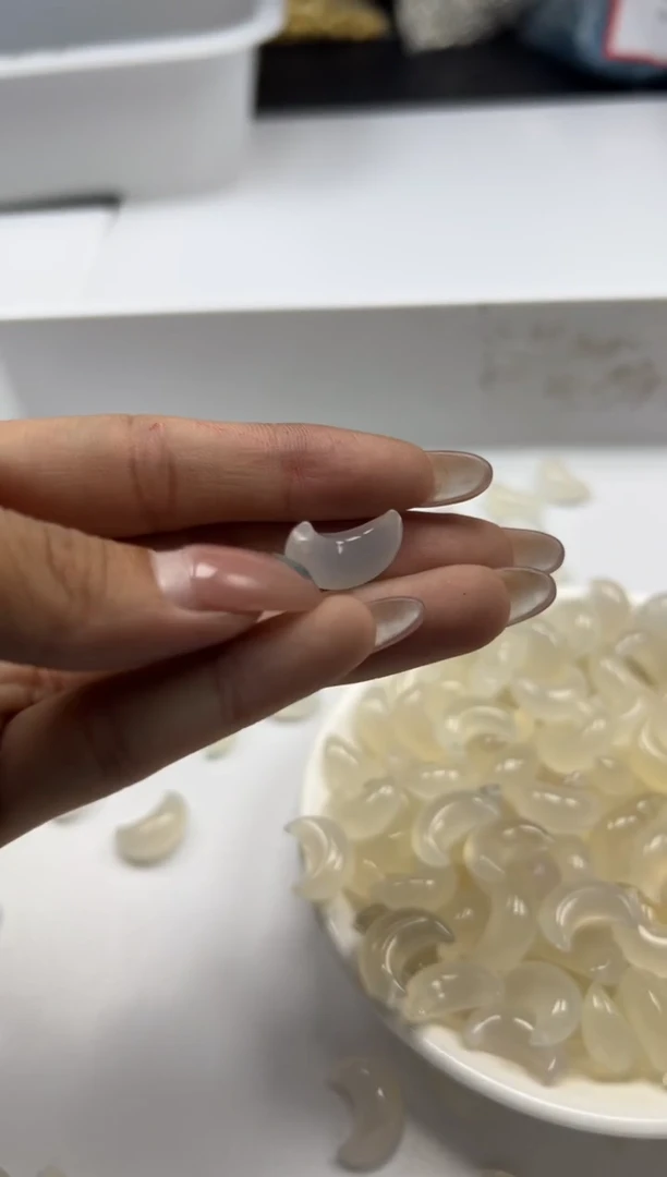 南红玛瑙银S800镶嵌颈饰x654荔枝冻月亮*1个