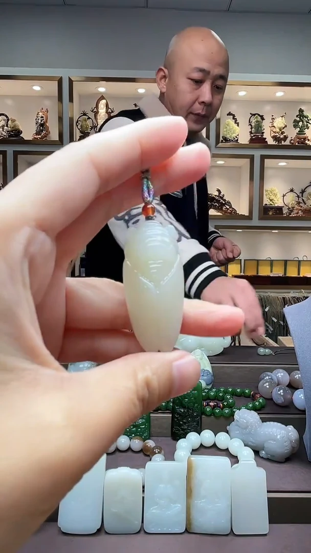 【闪购商品】和田玉颈饰未镶嵌1