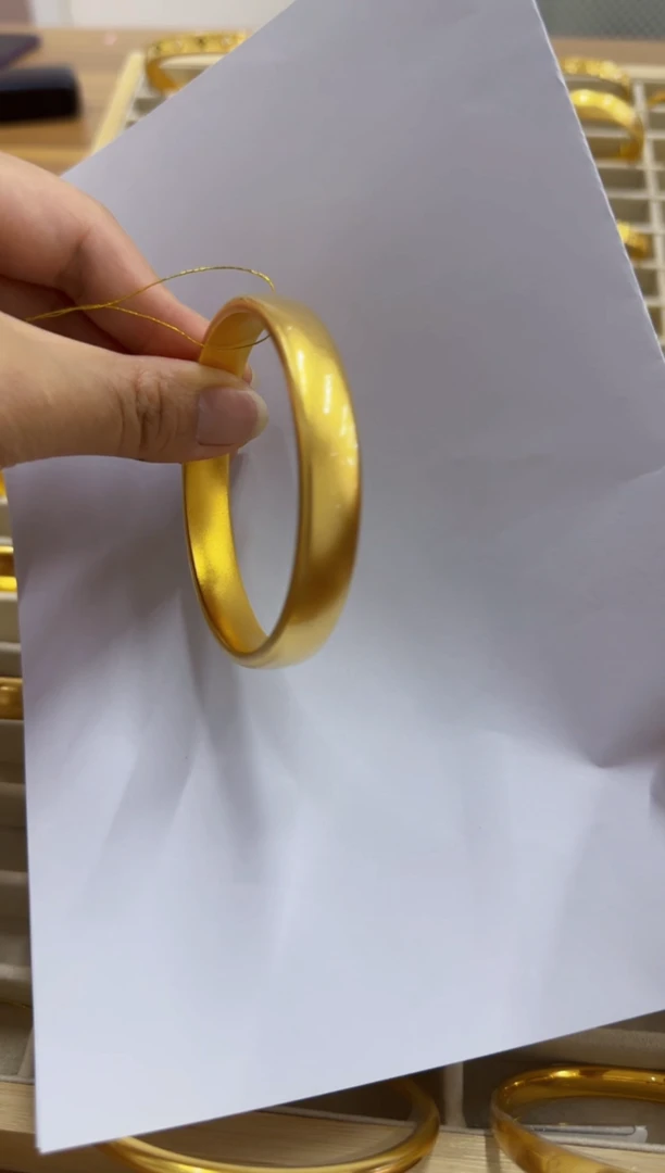 无足银银铸金手镯