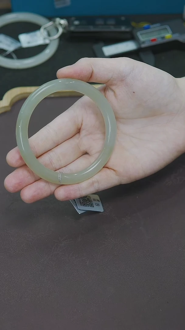 未镶嵌手镯和田玉59圈口 冰晴葡萄肉