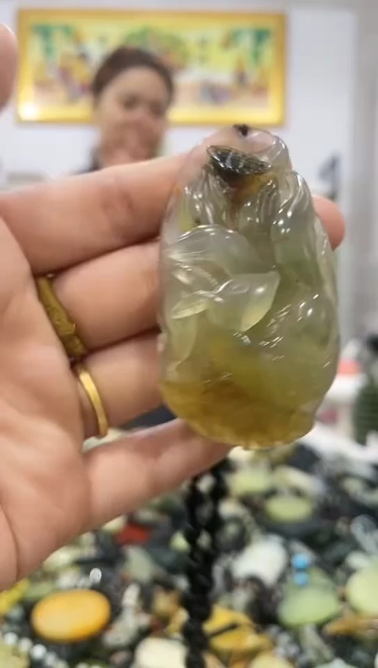 岫玉未镶嵌挂件
