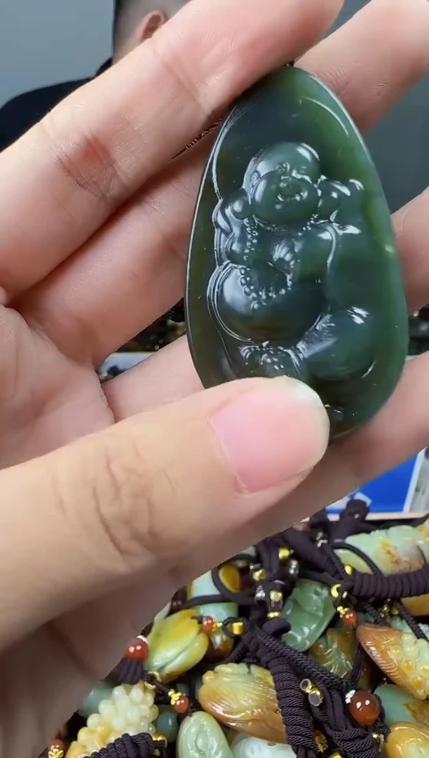 和田玉未镶嵌颈饰1