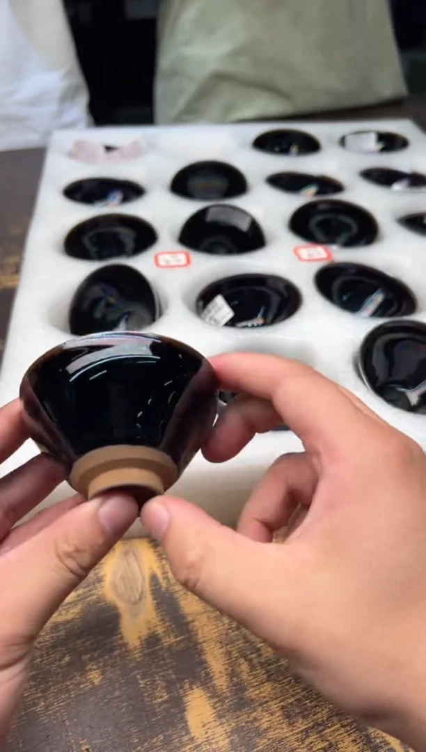 郑勇薄胎无名束口盏