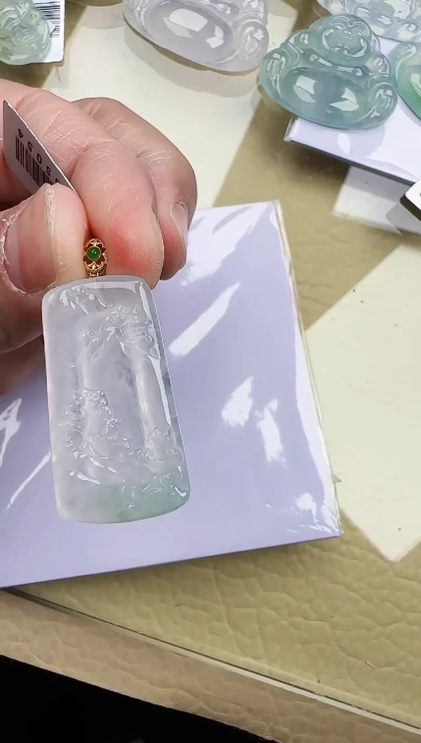 颈饰18K金镶嵌翡翠缅甸翡翠a货