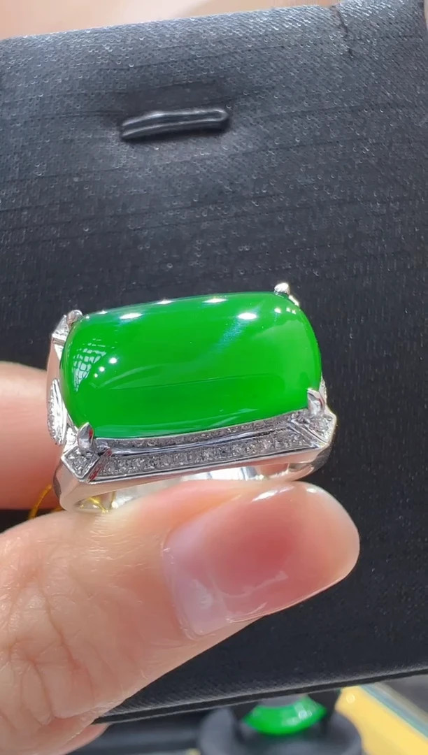 【闪购商品】翡翠戒指18K金镶嵌