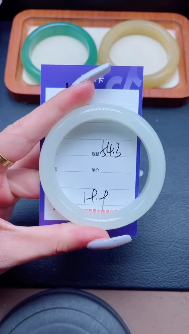 未镶嵌手镯石英质玉18-54