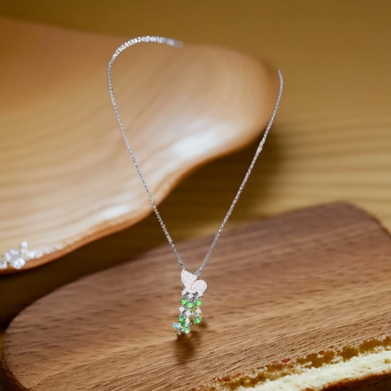 天然A货翡翠阳绿小蛋面蝴蝶项链