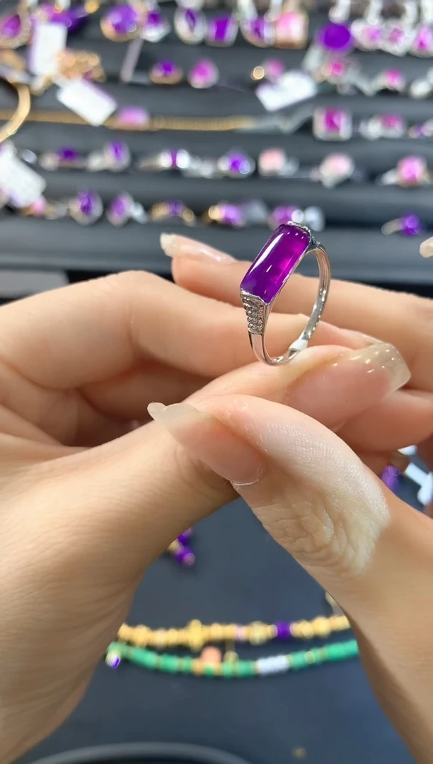 【闪购商品】苏纪石（舒俱来）.18K金镶嵌舒俱来戒指