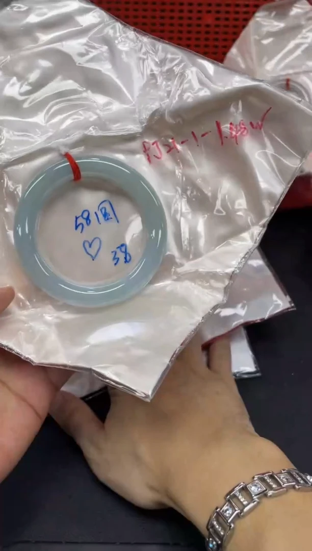 未镶嵌手镯翡翠翡翠手镯