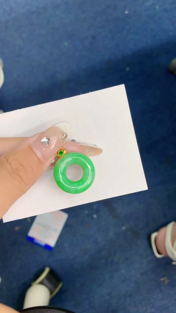 翡翠18K金镶嵌吊坠(不含链)1