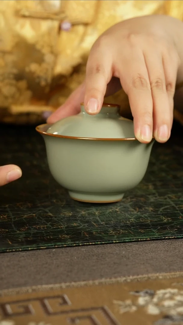 喜****活善窑厂汝窑粉青盖碗