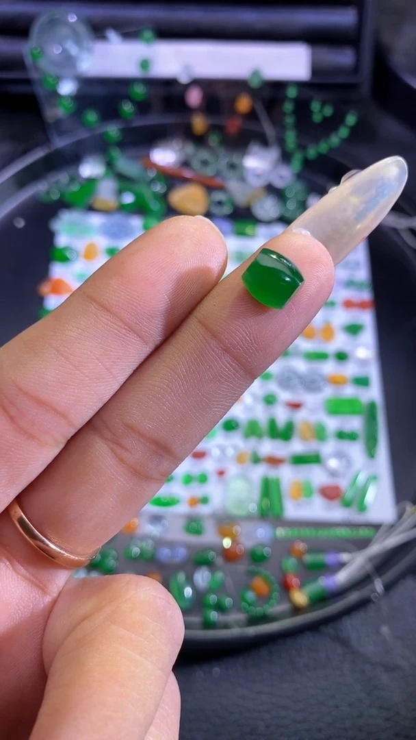 未镶嵌挂件翡翠珠子