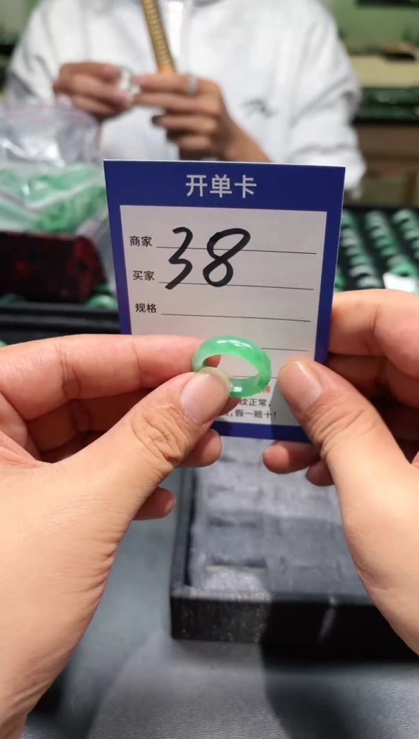 未镶嵌石英质玉戒指16