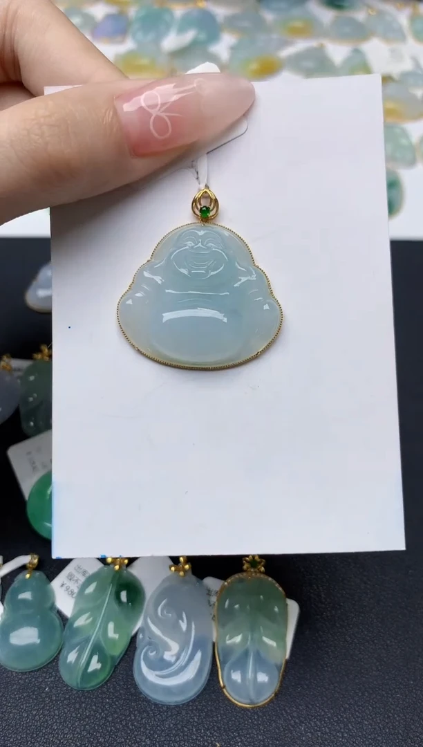 翡翠18K金镶嵌颈饰天然翡翠A货