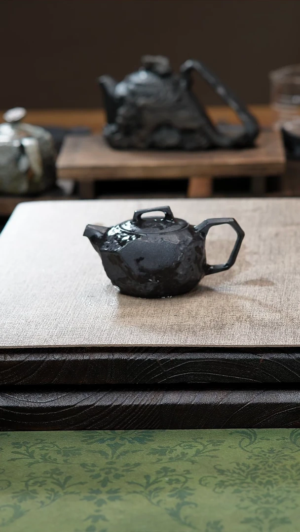 中式归玉堂冰碛岩重工雕刻几何壶