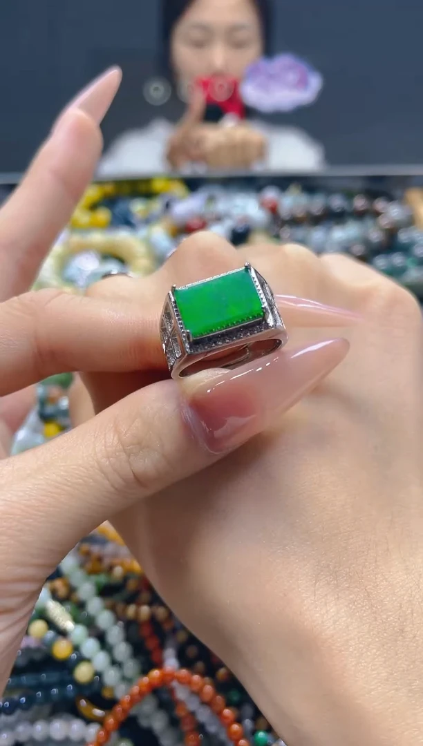 颈饰未镶嵌翡翠/V/翡翠A货，一件也是批发价