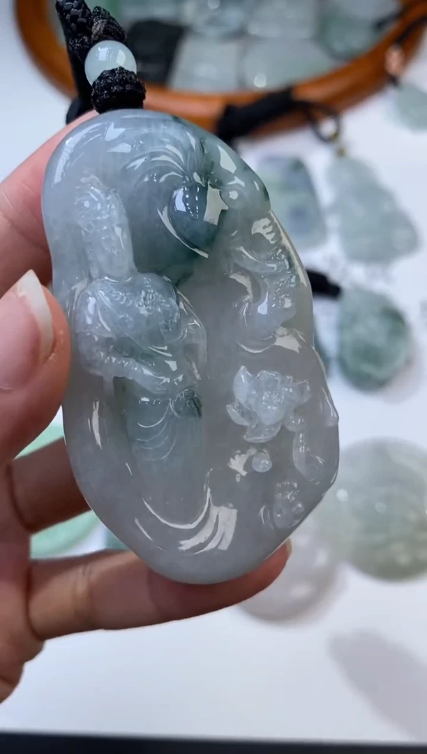 未镶嵌挂件翡翠305901      多人