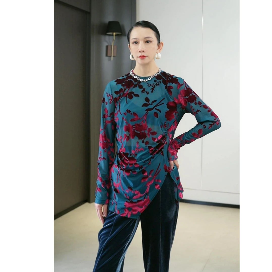 UWS2510035「碧焰绯花」秋冬打底复古风丝绒提花收褶上衣时尚显瘦