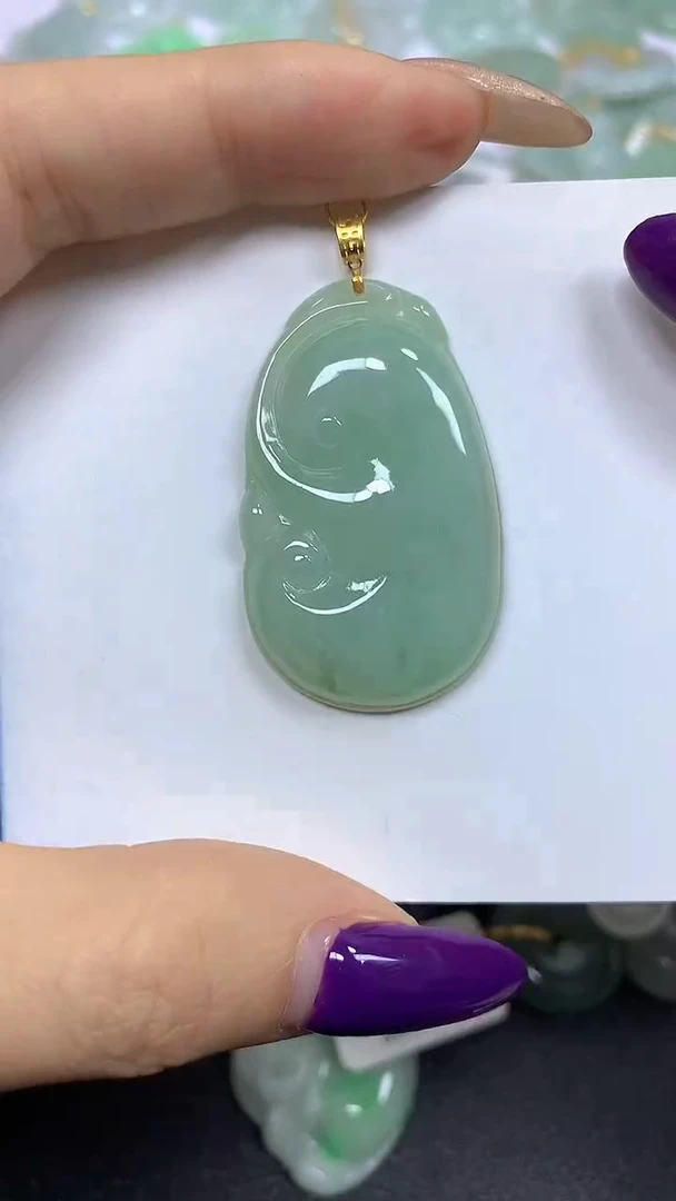 颈饰18K金镶嵌翡翠1