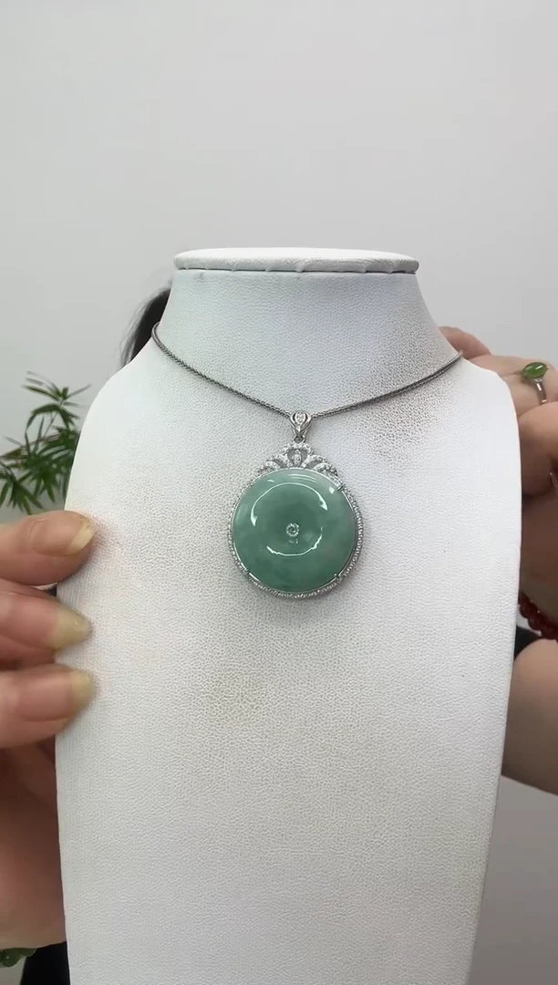 翡翠银S925镶嵌吊坠(赠链)平安扣