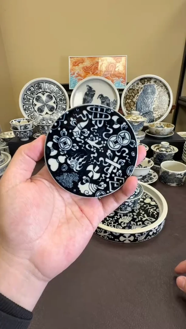 二号釉纯杂宝纹盖置