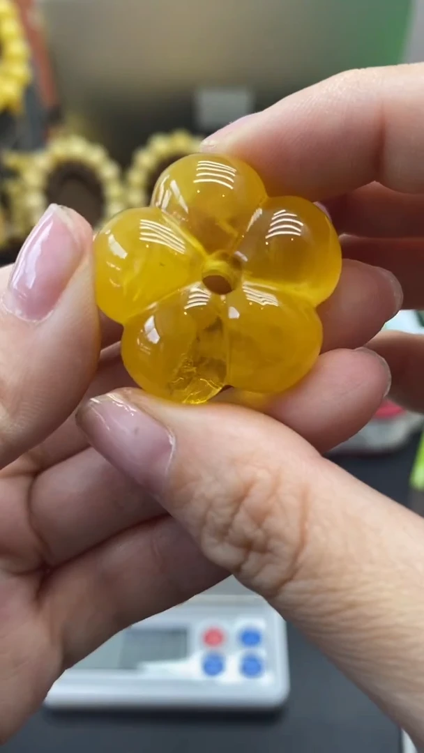 琥珀未镶嵌珠宝奇石983