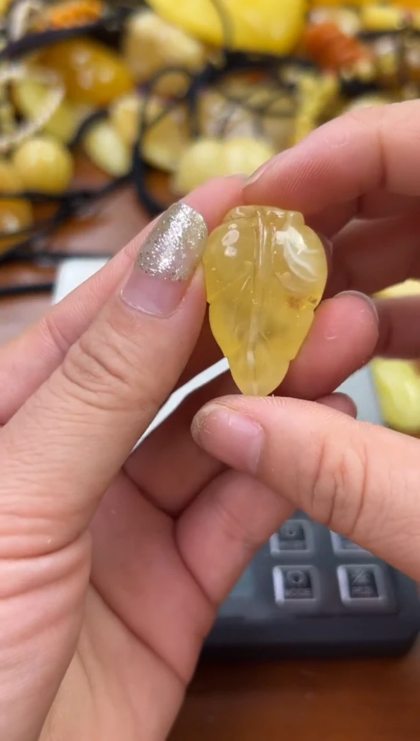 未镶嵌蜜蜡裸石琥珀蜜蜡吊坠