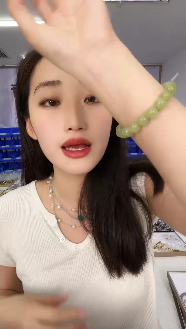 手链未镶嵌和田玉天然珠宝多样性发其一