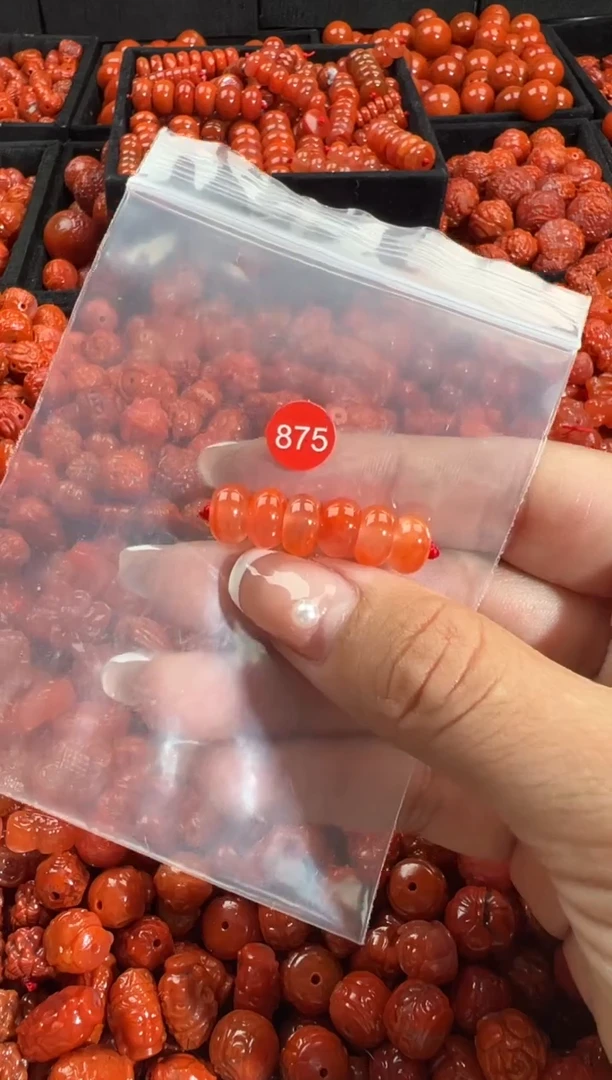 颈饰未镶嵌南红玛瑙1