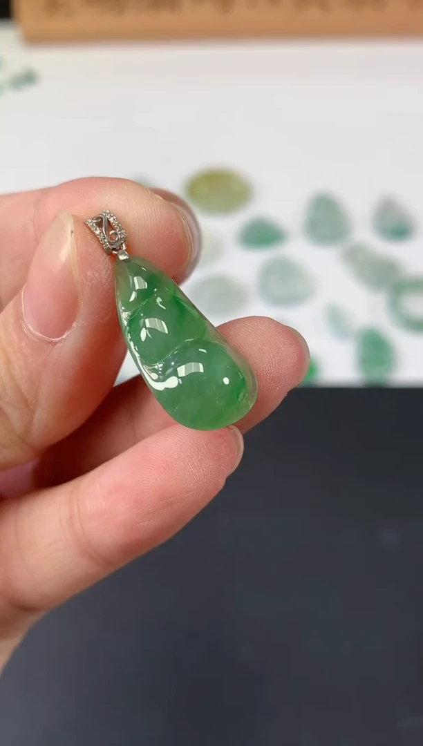 吊坠(不含链)18K金镶嵌翡翠Q212|980