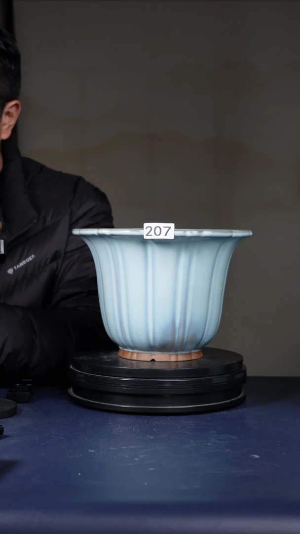 其他瓷微微暇207号月白釉莲花盆 口径25高17.6 NO退NO换