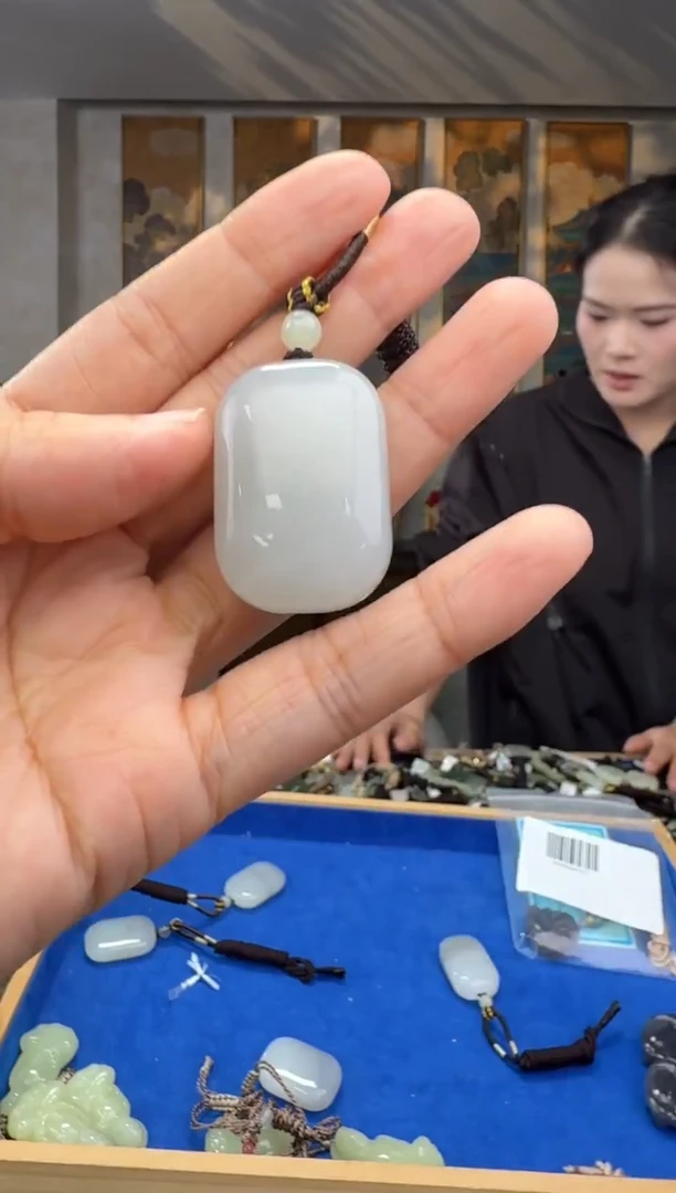未镶嵌和田玉挂件拍一发一
