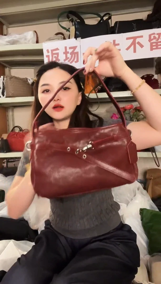 小牛皮（革） 高端订制时尚百搭女士手提 腋下斜跨包包