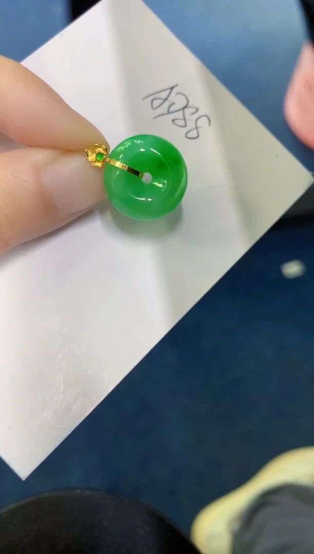 翡翠18K金镶嵌颈饰000000000