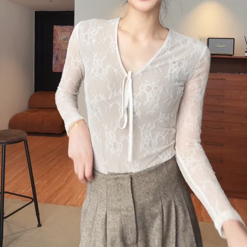 秋季韩版新款气质百搭修身显瘦时尚设计感蕾丝衫LK2506987