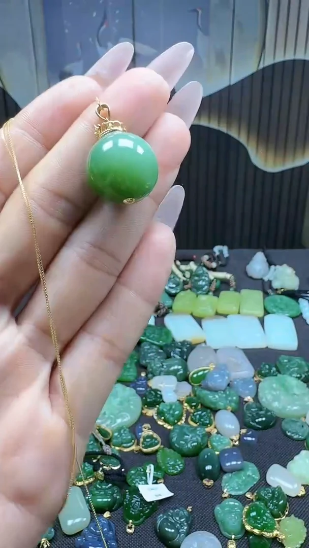 和田玉18K金镶嵌挂件1