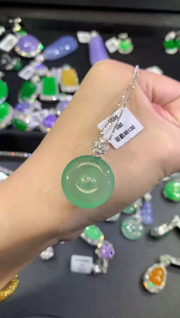 吊坠(不含链)18K金镶嵌翡翠104-扣子（不含链和扣