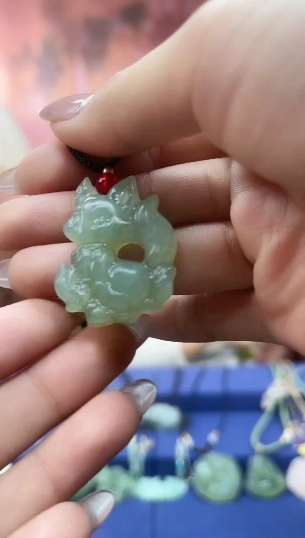 未镶嵌岫玉吊坠·