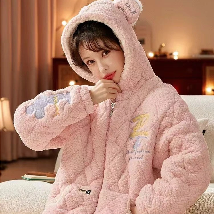 新款三层夹棉睡衣女士冬季珊瑚绒加绒加厚甜美保暖拉链连帽家居服